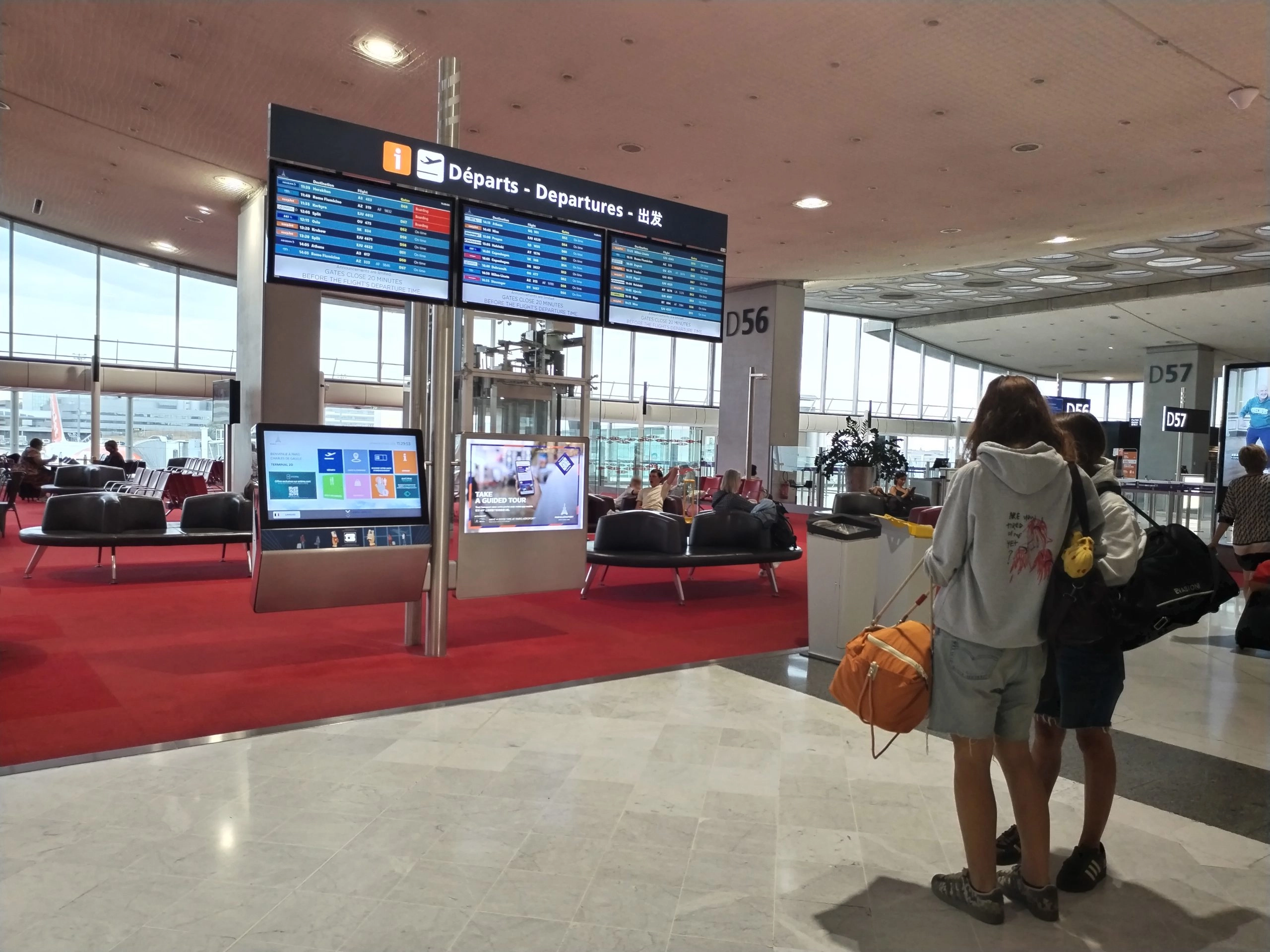 Un projet « à rebours des enjeux climatiques » à l'aéroport de Roissy
